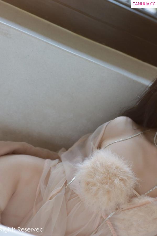 谢晚晚  [XiuRen]高清写真图 2022.11.02 No.5796 谢晚晚 丝袜妩媚第23张图片